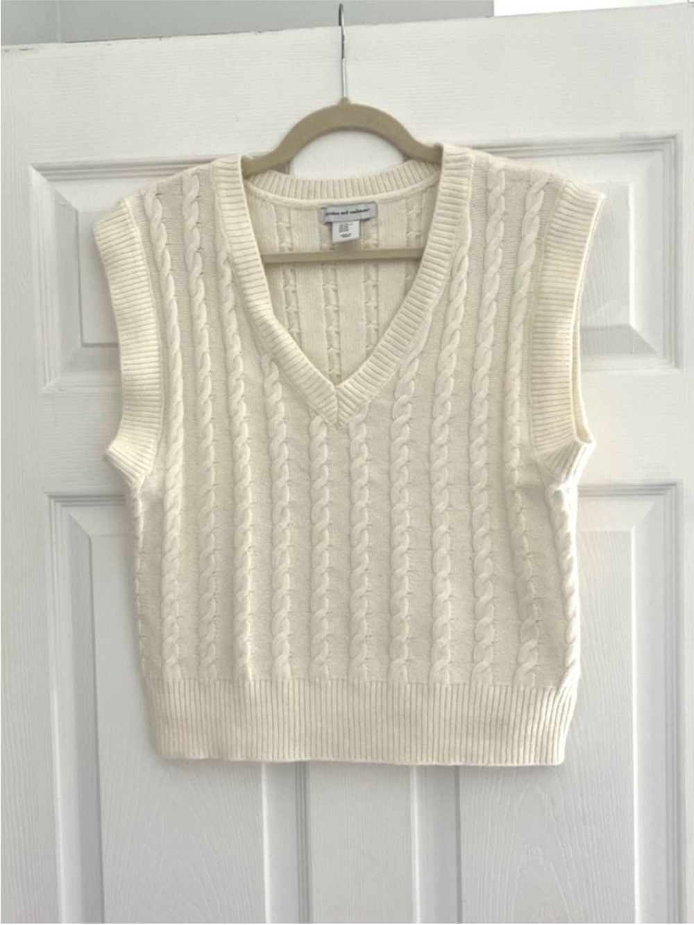 cupcakes & cashmere Cream Ivory Cable-Knit V-Neck Sweater Vest Preppy Academia